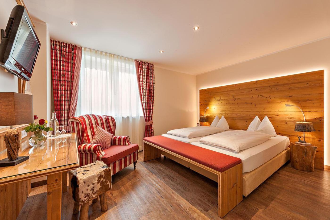 Hotel Schaefflerwirt อัชไฮม์ ภายนอก รูปภาพ