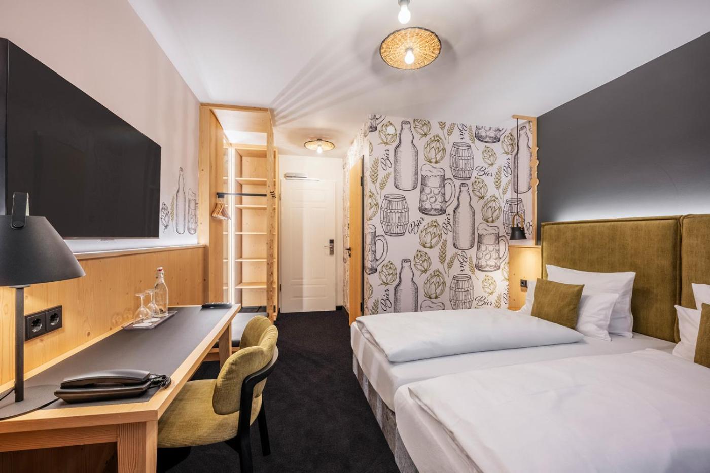 Hotel Schaefflerwirt อัชไฮม์ ภายนอก รูปภาพ