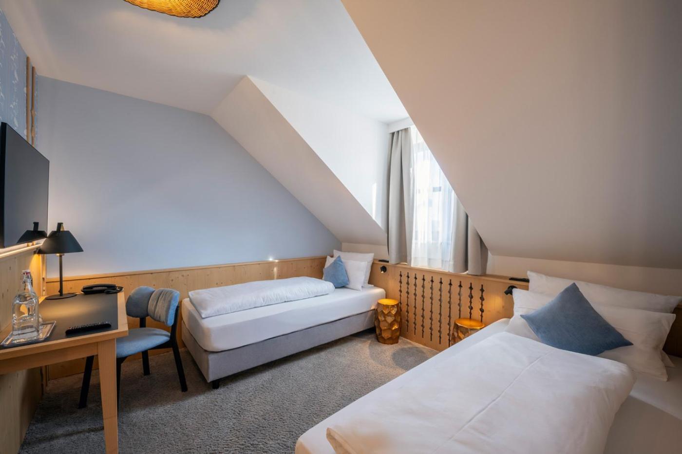 Hotel Schaefflerwirt อัชไฮม์ ภายนอก รูปภาพ