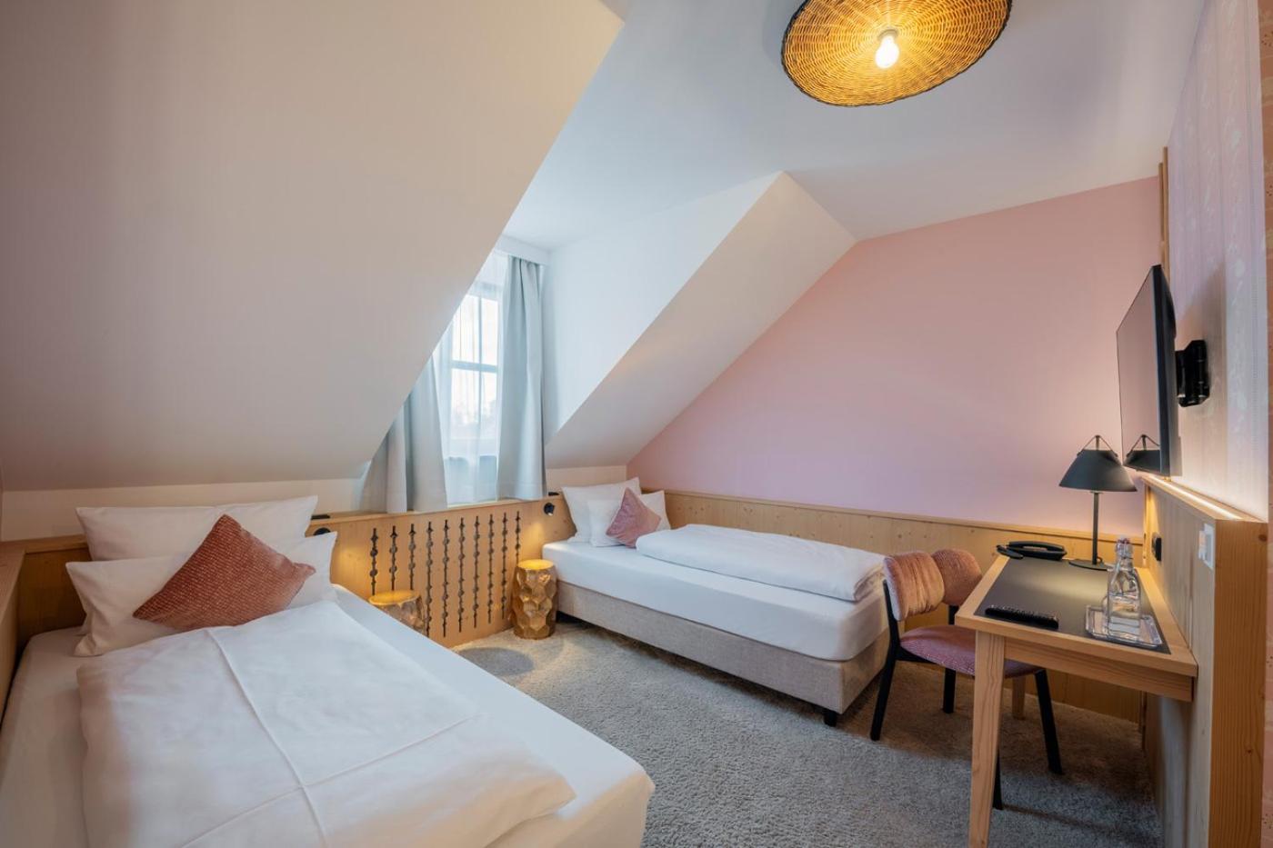 Hotel Schaefflerwirt อัชไฮม์ ภายนอก รูปภาพ