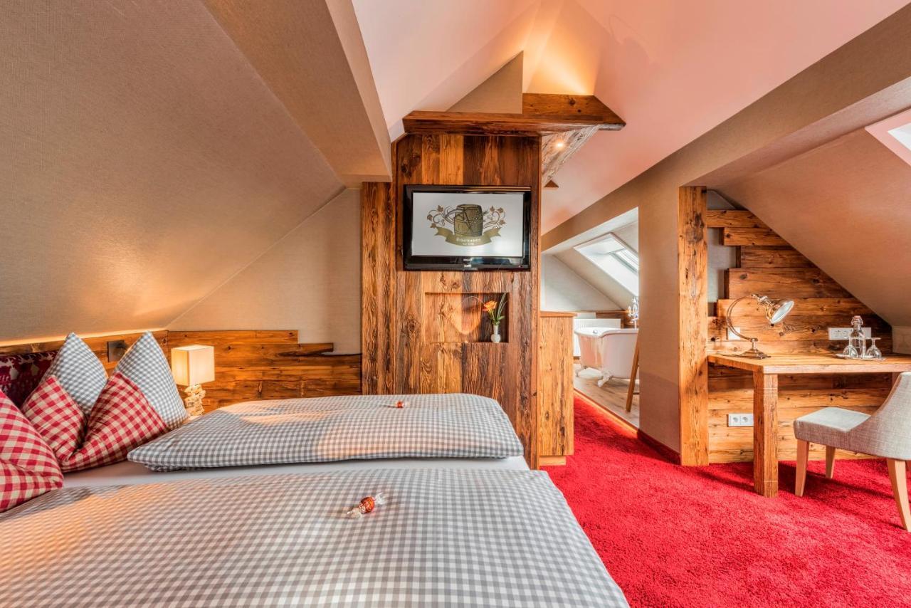 Hotel Schaefflerwirt อัชไฮม์ ภายนอก รูปภาพ